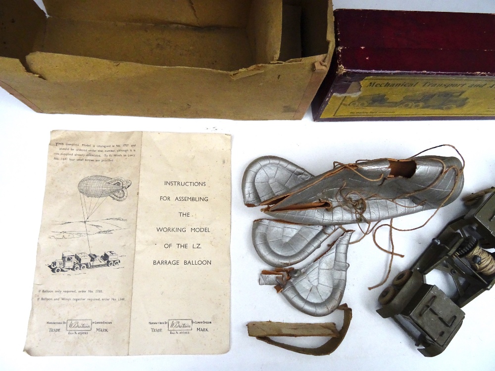 Britains set 1757, Barrage Balloon, Winch and Underslung Lorry - Image 3 of 10