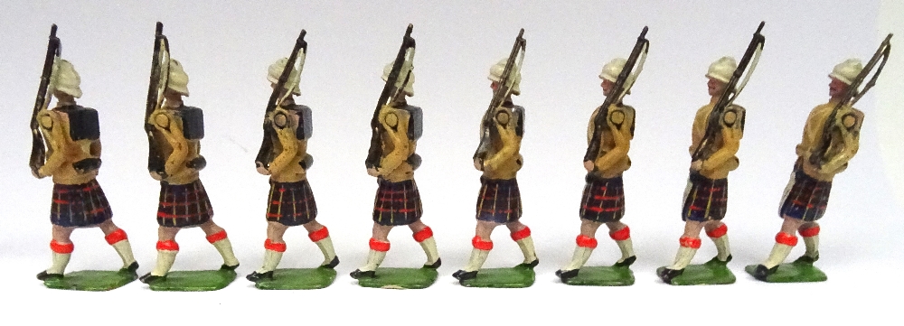 Britains set 114, Cameron Highlanders - Image 4 of 5