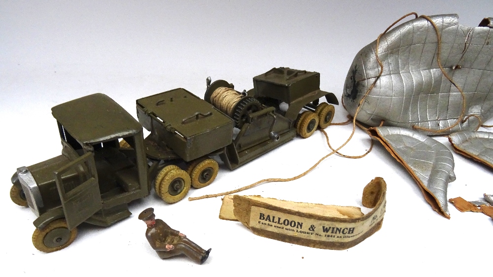 Britains set 1757, Barrage Balloon, Winch and Underslung Lorry - Image 8 of 10