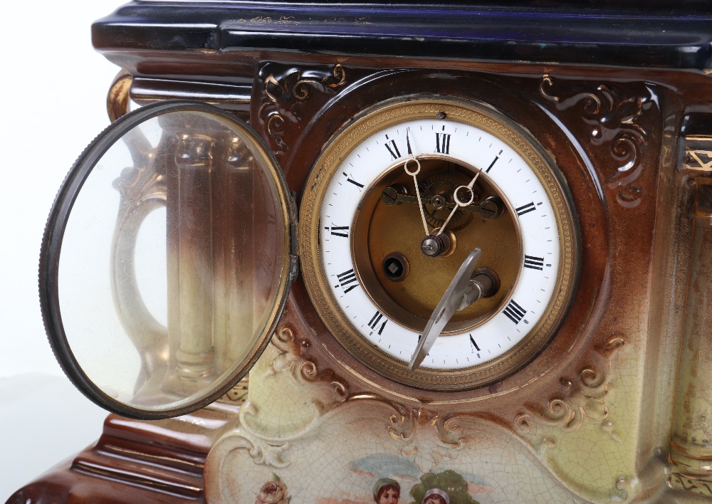 A 19th century painted ceramic cased mantle clock - Image 12 of 12