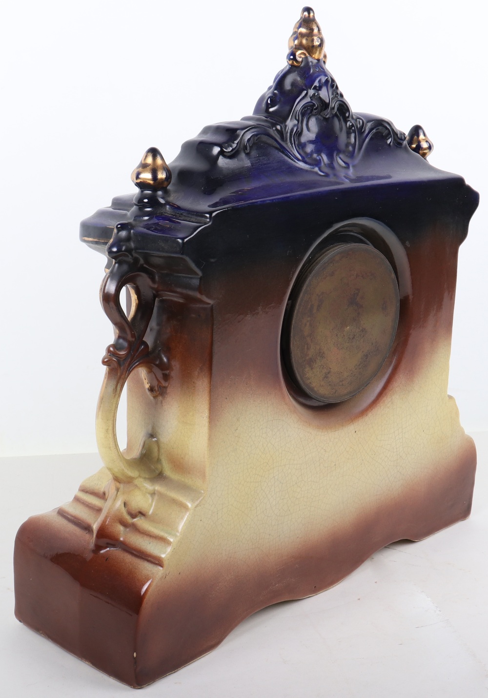 A 19th century painted ceramic cased mantle clock - Image 10 of 12