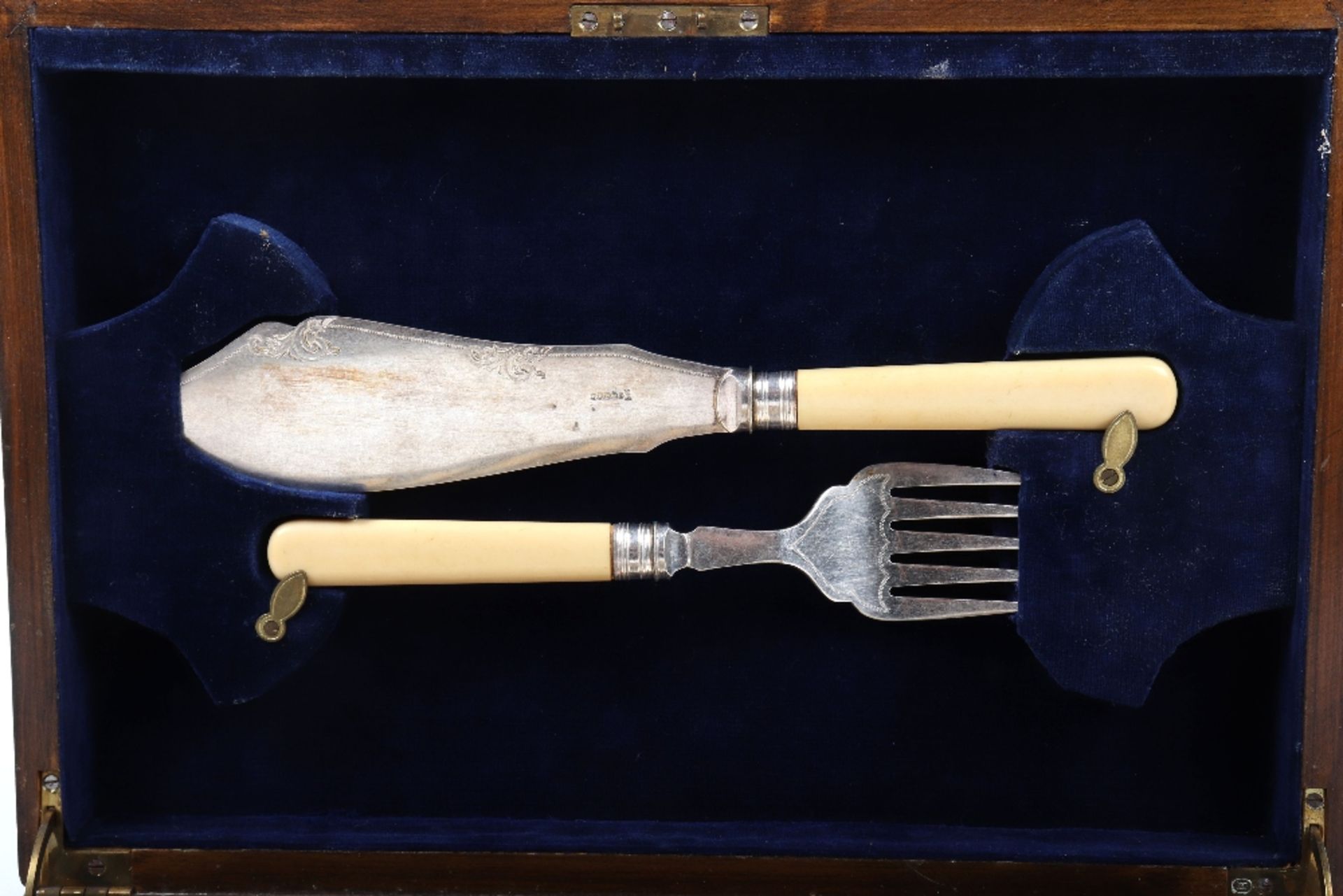 An early 20th century silver plate and bone handle fish knife and fork set for twelve - Image 5 of 9