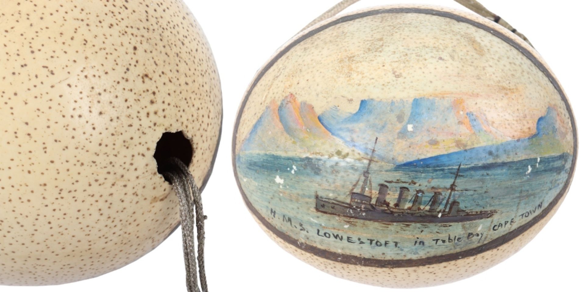 A late 19th/early 20th century painted ostrich egg - Image 3 of 4