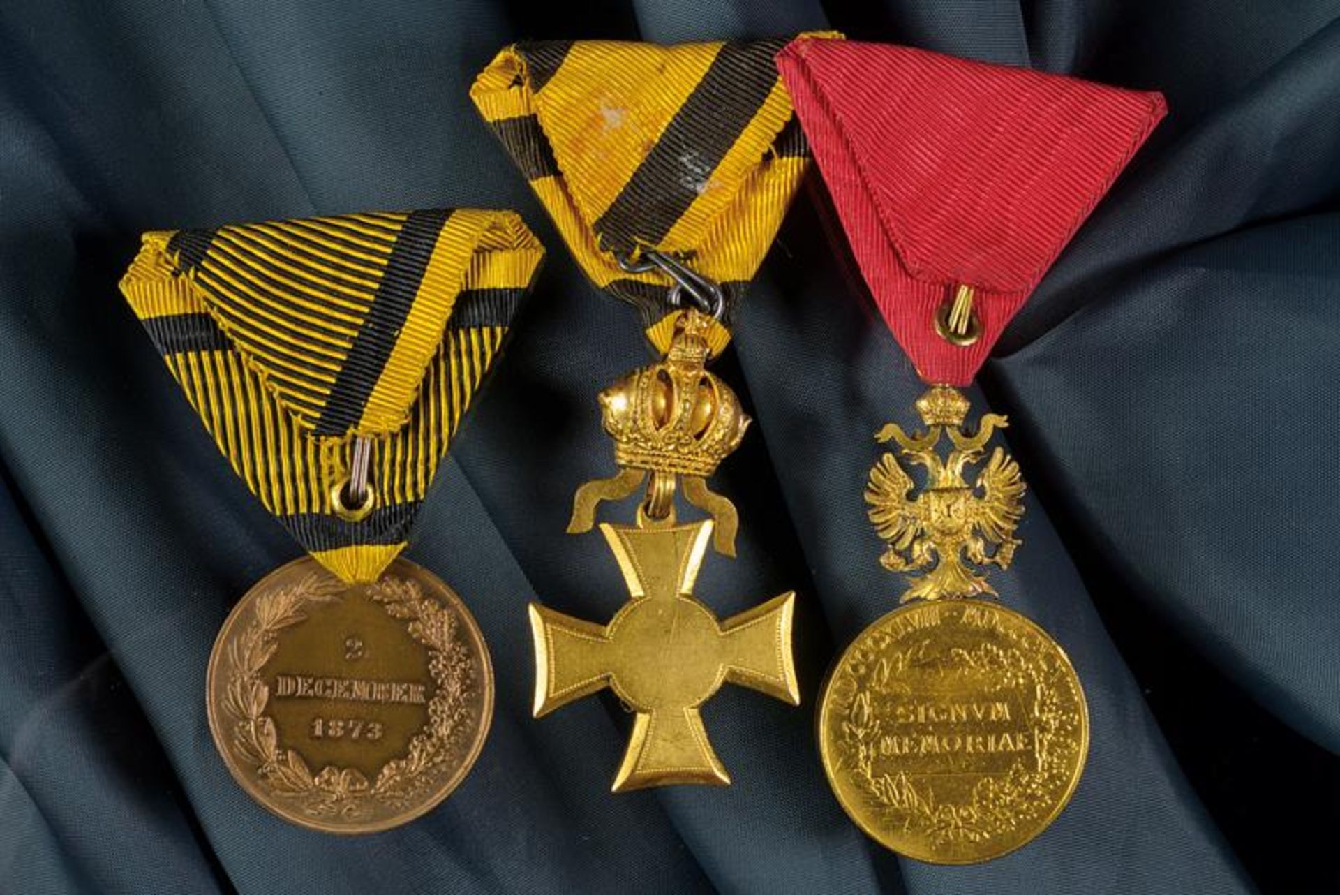 A lot of three medals - Bild 2 aus 2