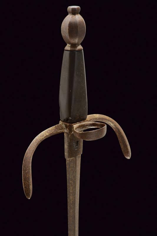 A left-hand dagger - Image 2 of 4