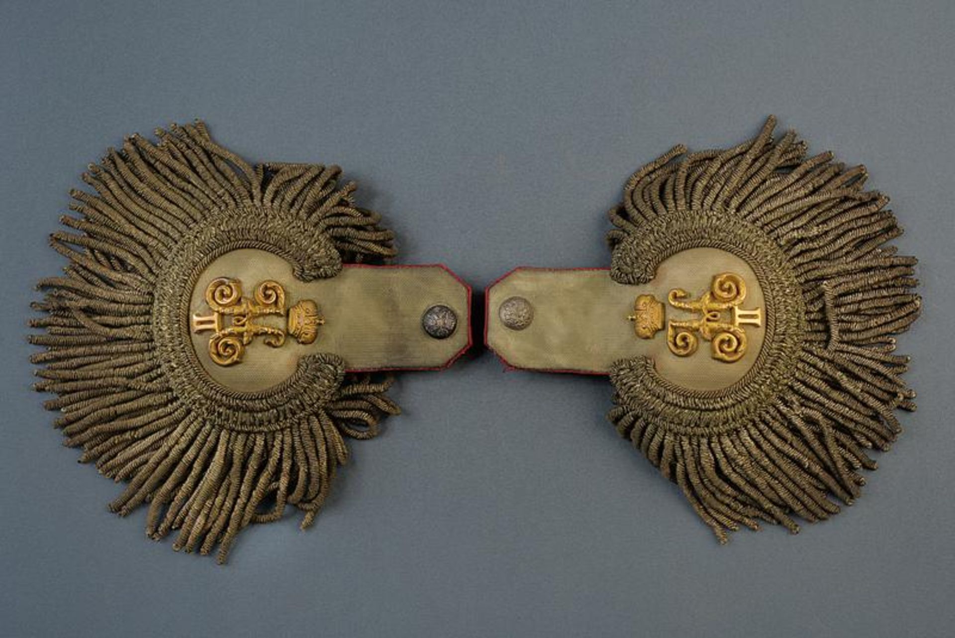 A pair of senior officer's epaulets for an Aide-de-camp