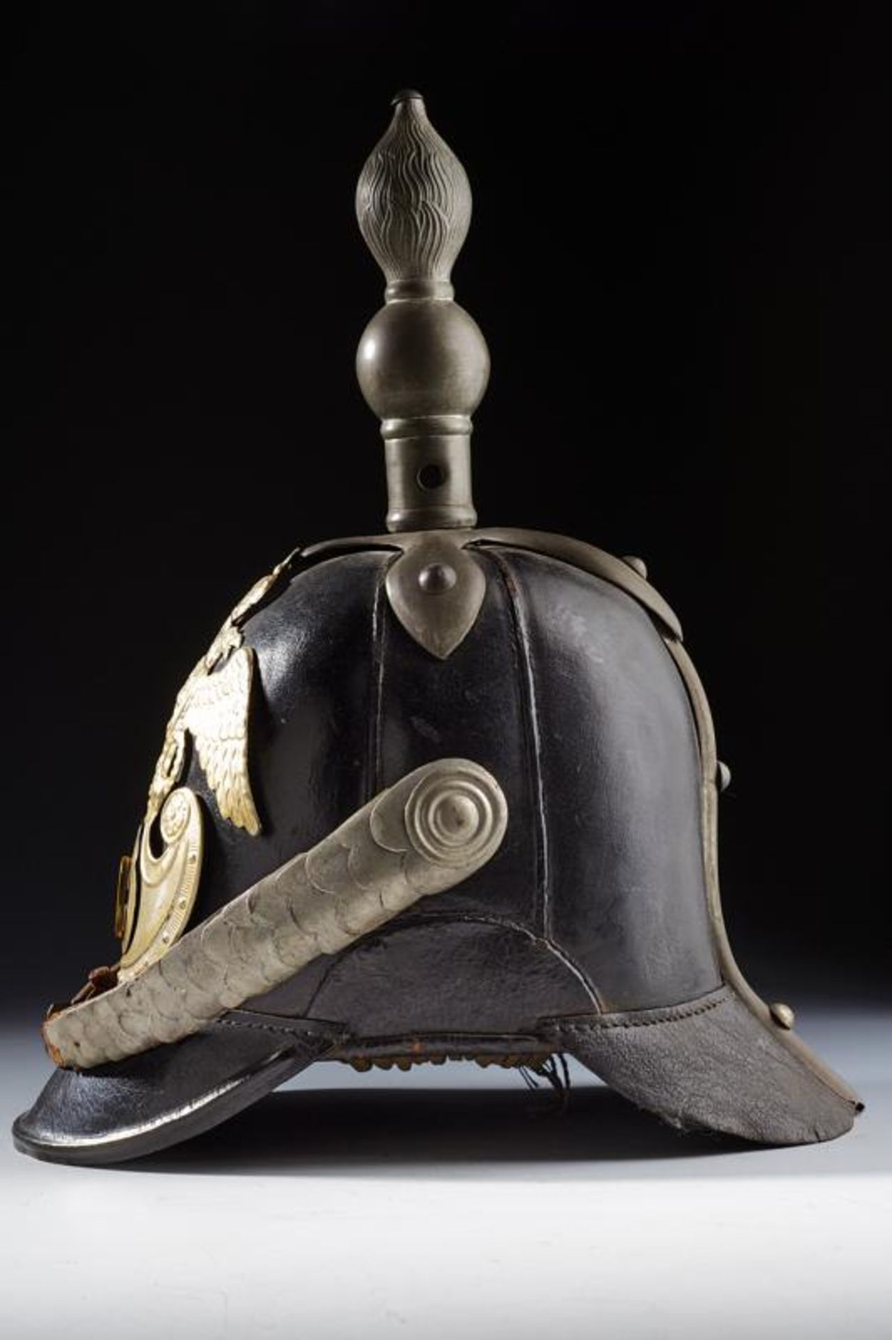 A very scarce 1844 model helmet of the 10th Jaeger Regiment - Bild 2 aus 8