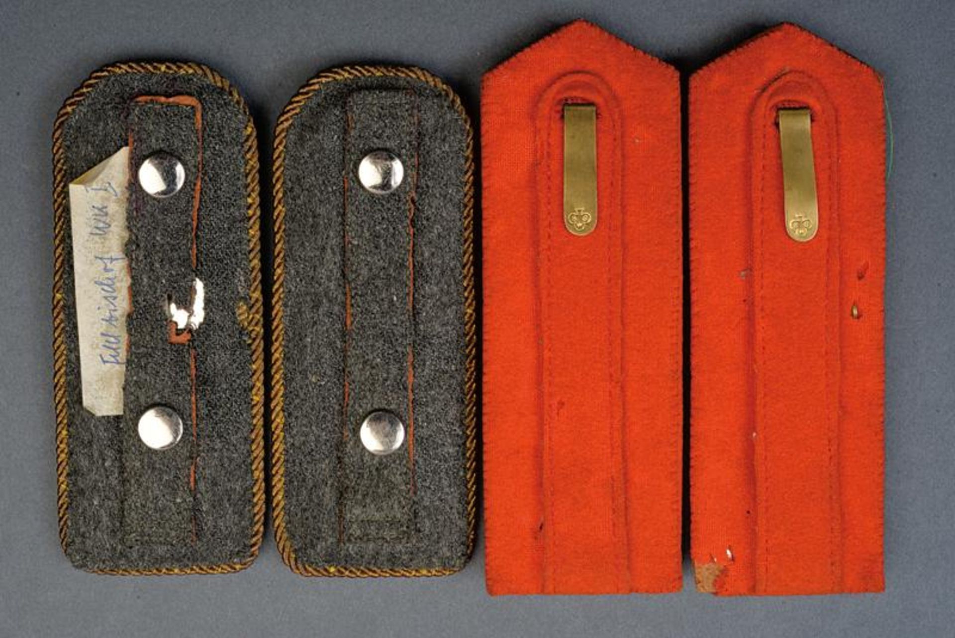 A lot of two pairs of shoulder boards - Bild 3 aus 4