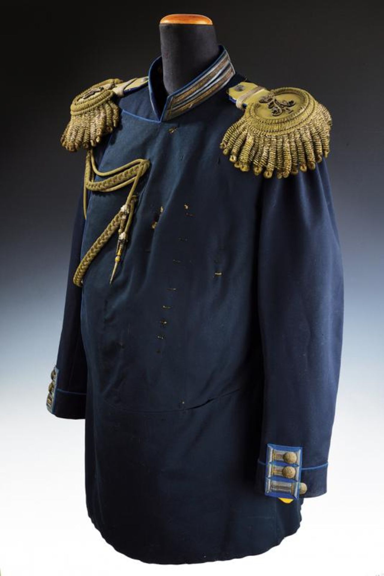 A General officer's uniform of the 3rd Finnish Battalion of jagers belonged to Tsar Alexander III - Image 16 of 21