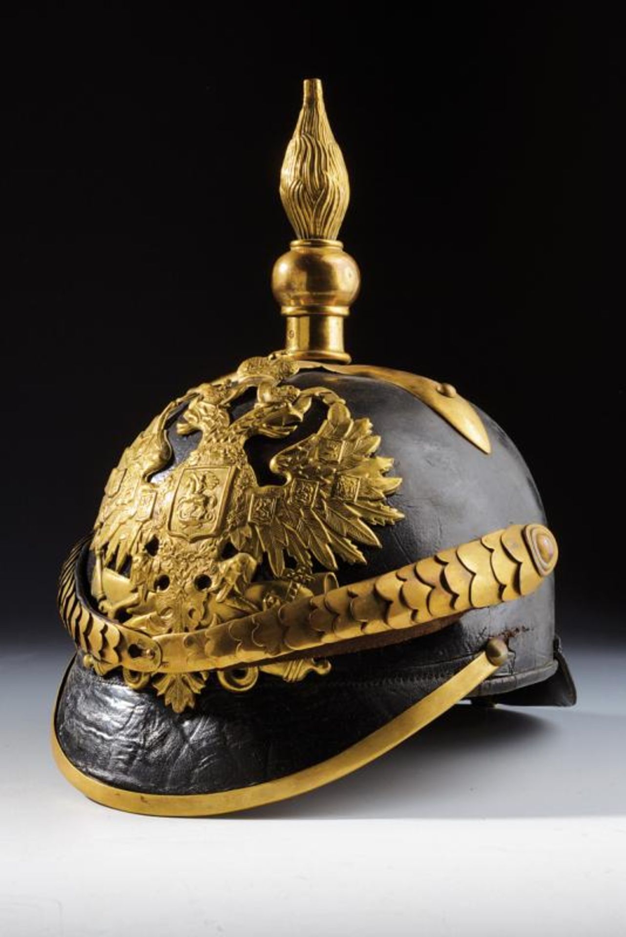 An artillery officer's helmet