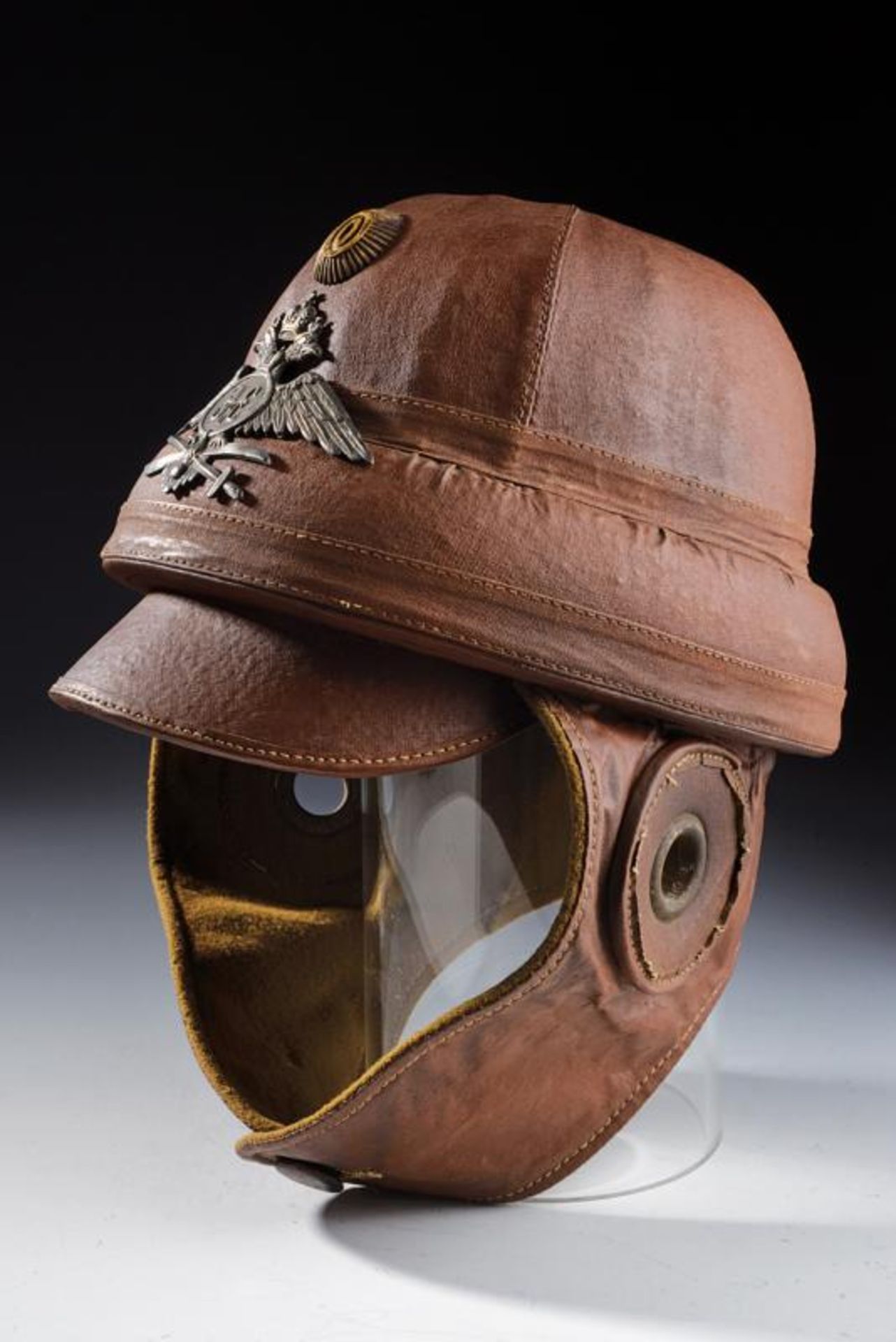 A rare helmet of the Emperor's Military Air Fleet - Bild 2 aus 13