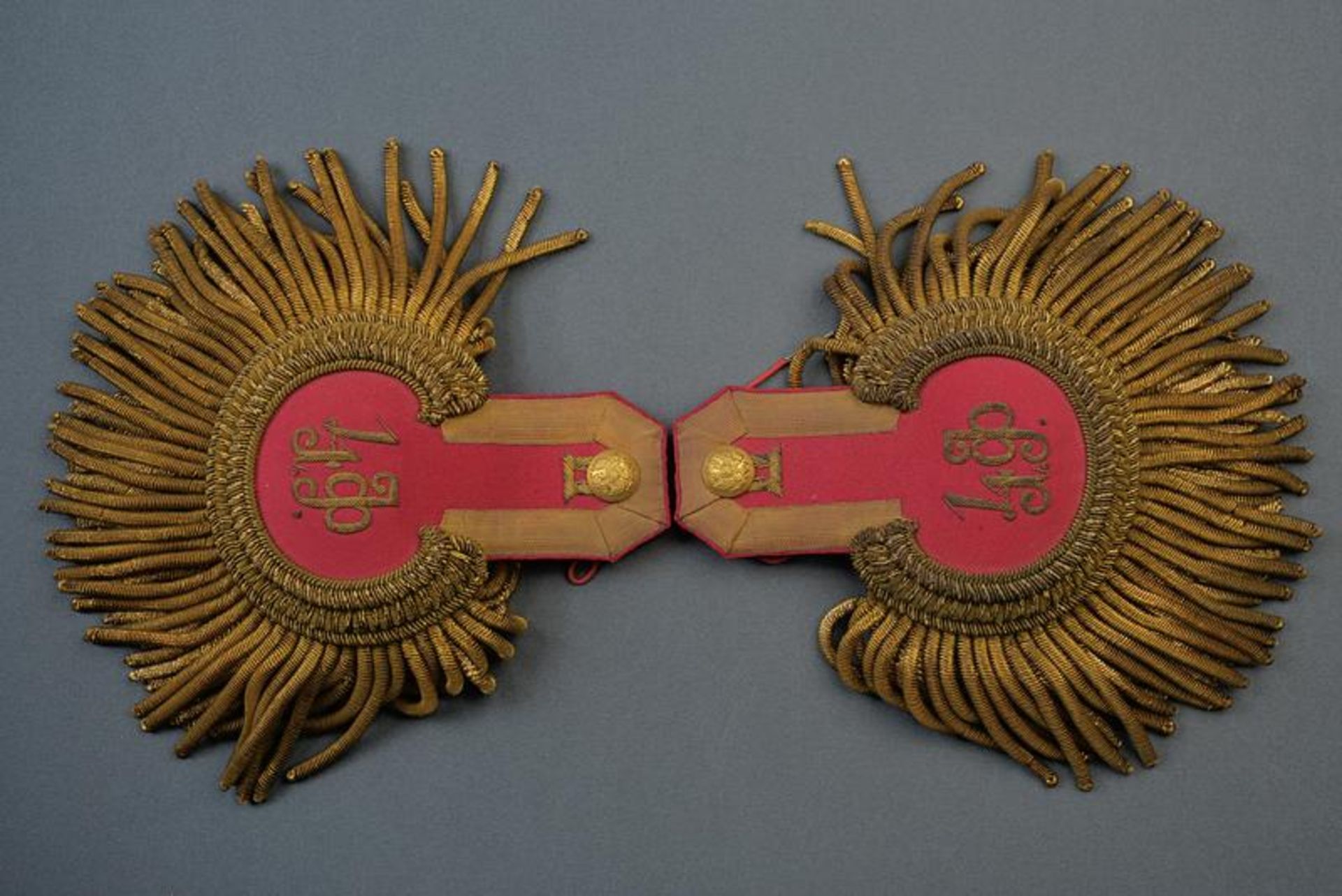 A pair of epaulets for a Colonel of the 4th Finland Rifle Regiment