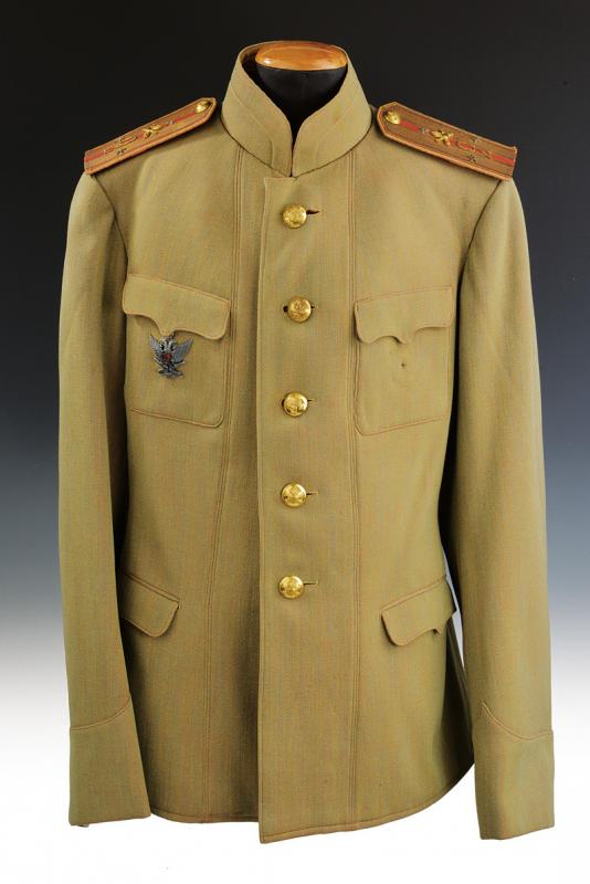 A jacket for a lieutenant of the Grenadier Artillery Brigade