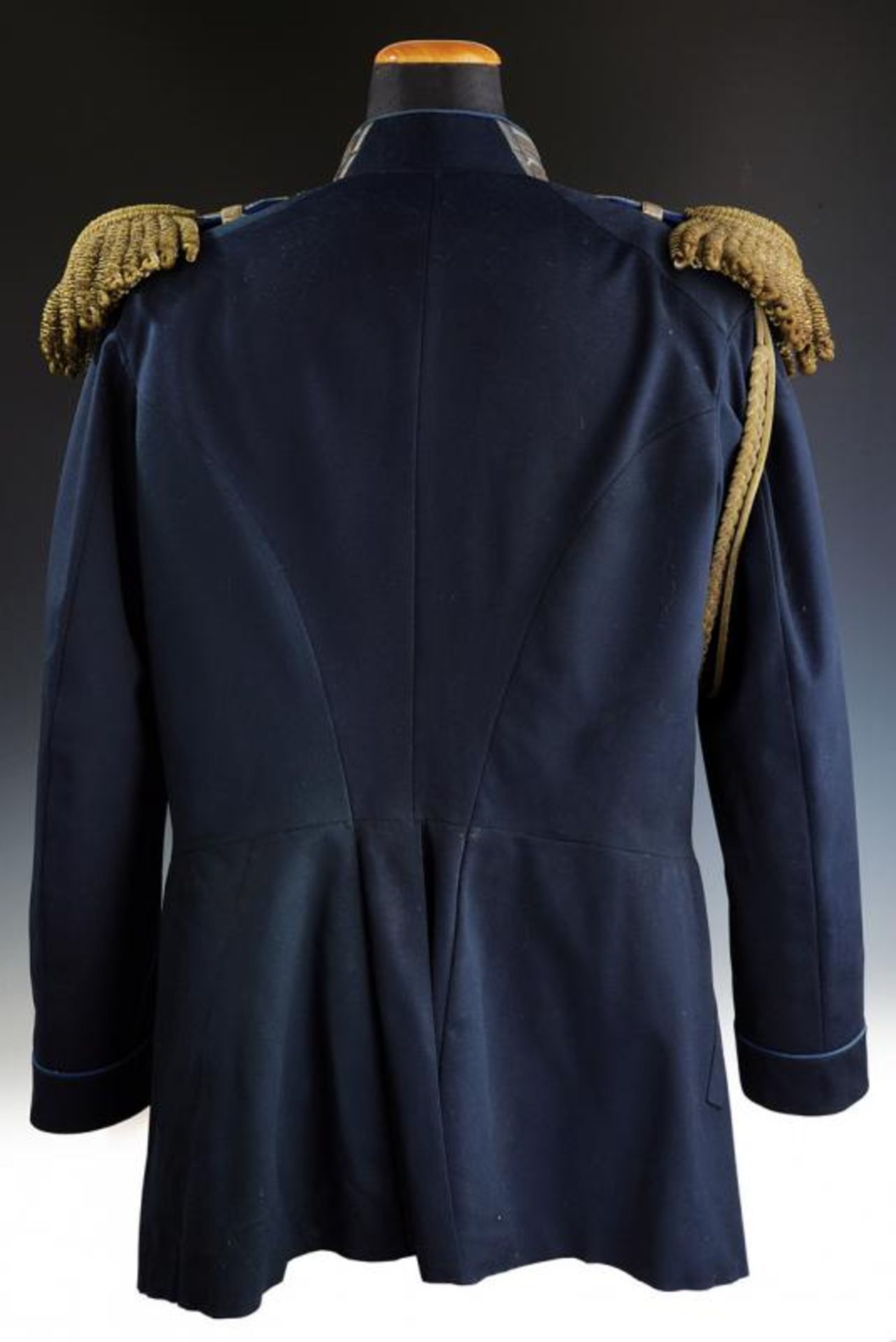 A General officer's uniform of the 3rd Finnish Battalion of jagers belonged to Tsar Alexander III - Bild 9 aus 21