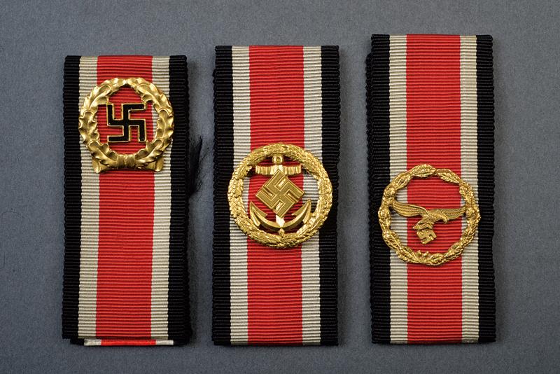 A lot of three Ehrenblattspangen (replica)