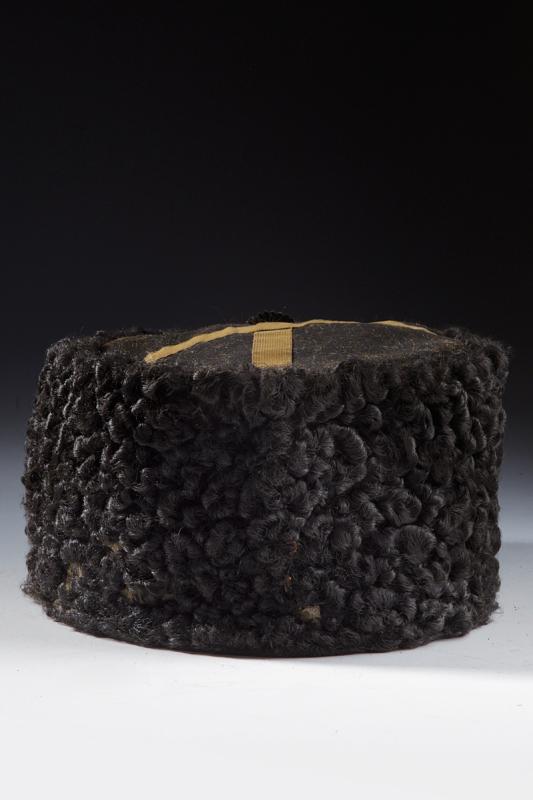 An officer's fur hat - Image 3 of 7