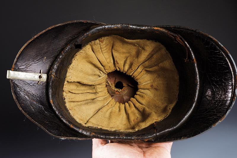 A very scarce 1844 model helmet of the 10th Jaeger Regiment - Image 7 of 8