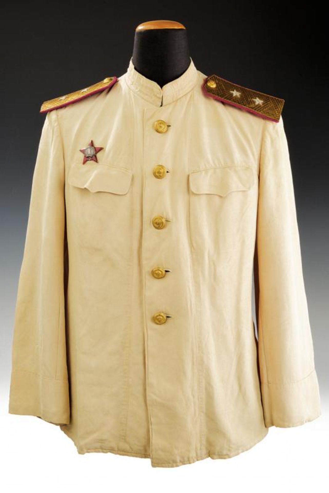 A general's summer jacket