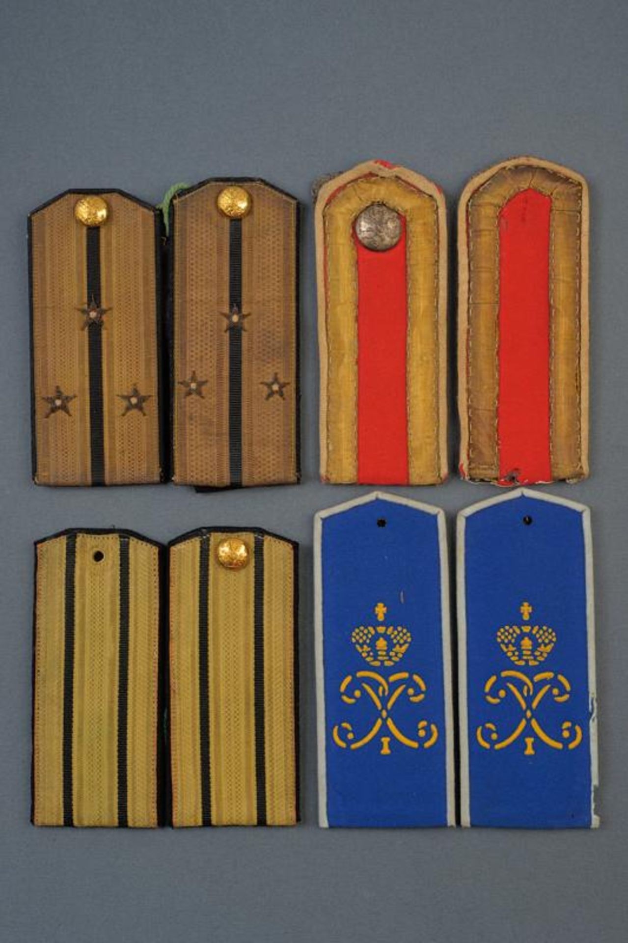 A lot of four pairs of shoulder boards