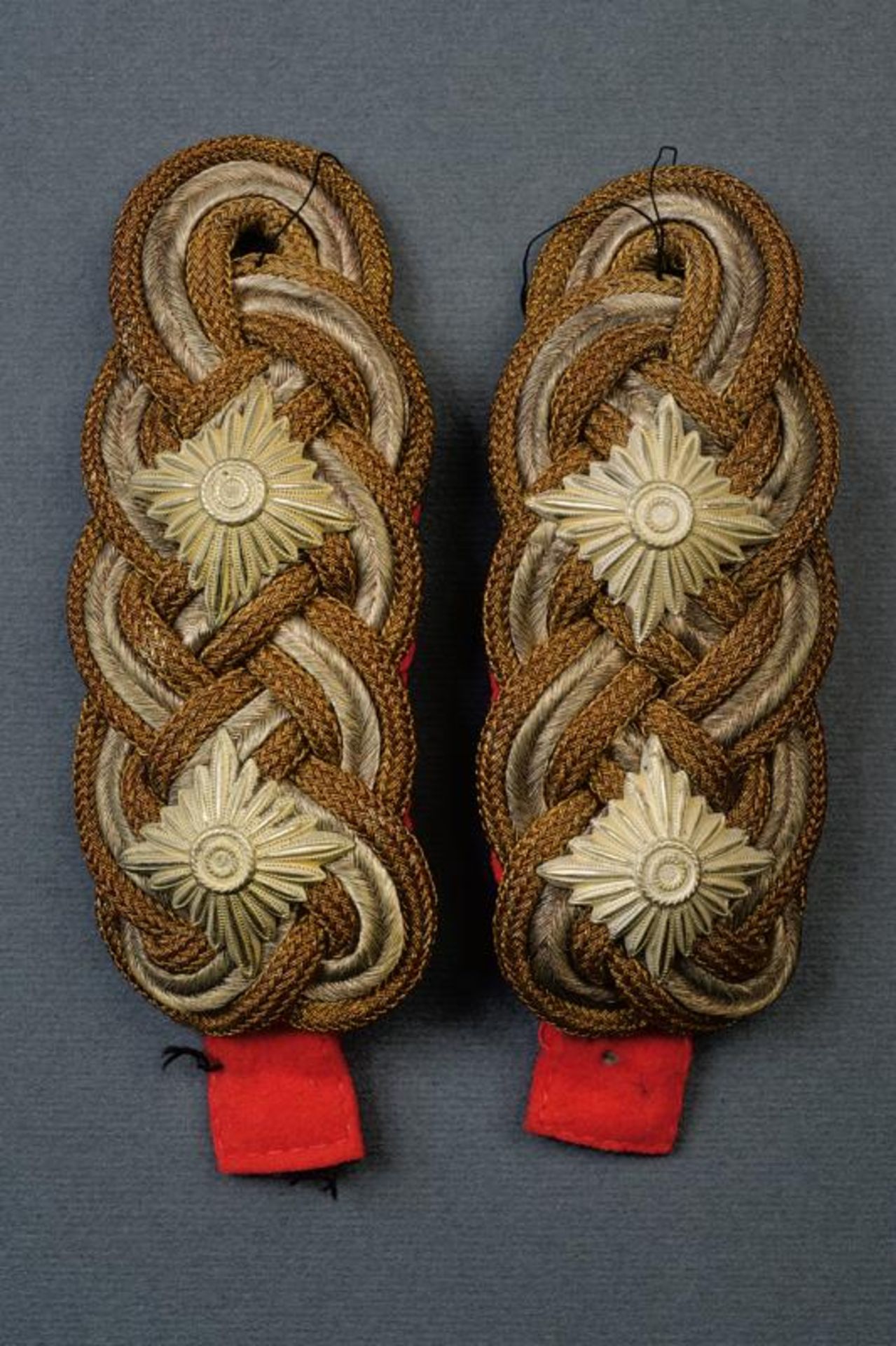 A pair of general's shoulder boards