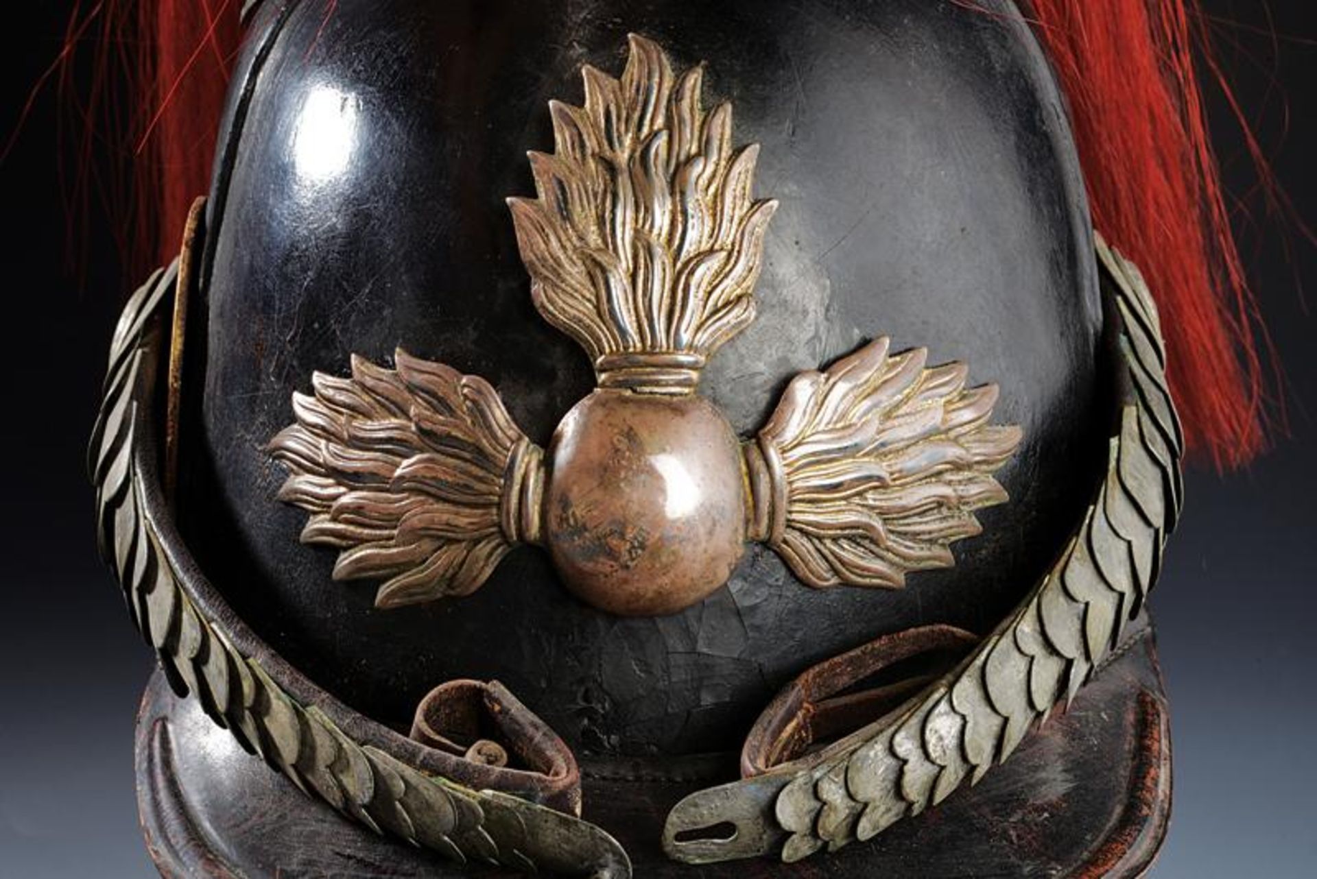 An 1844 model helmet from the Crimean War period with early grenade emblem - Bild 8 aus 8