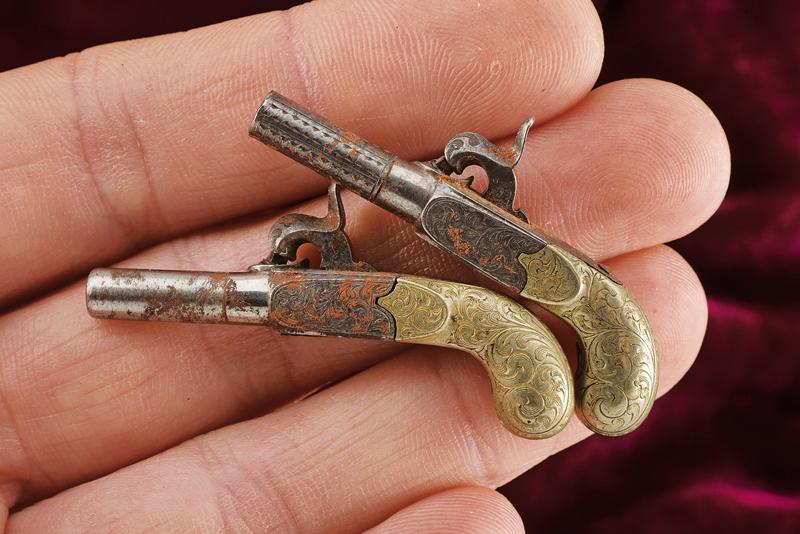 A cased pair of miniature percussion pistols - Image 4 of 6