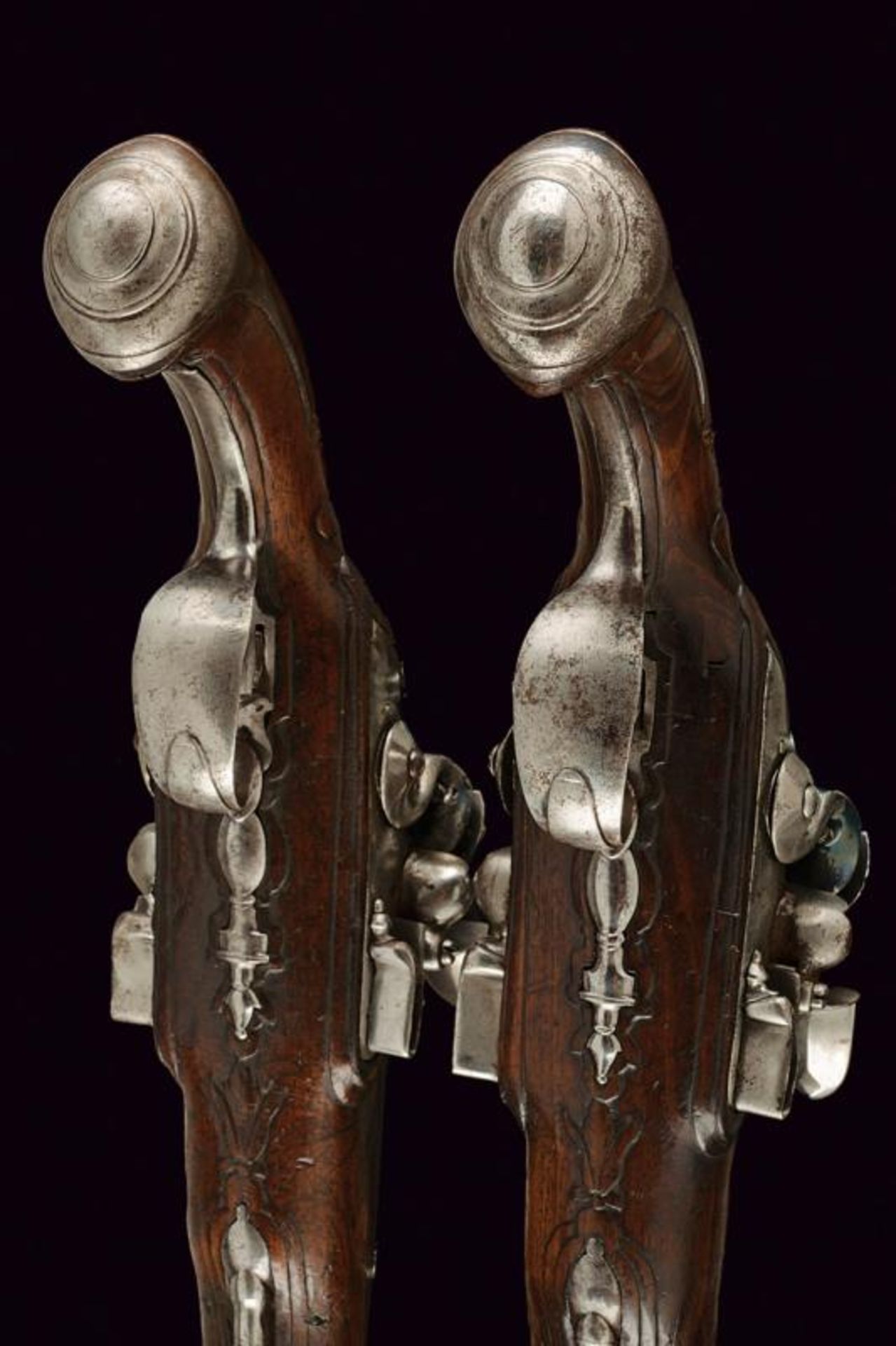 A pair of double barrelled flintlock pistols - Bild 4 aus 5