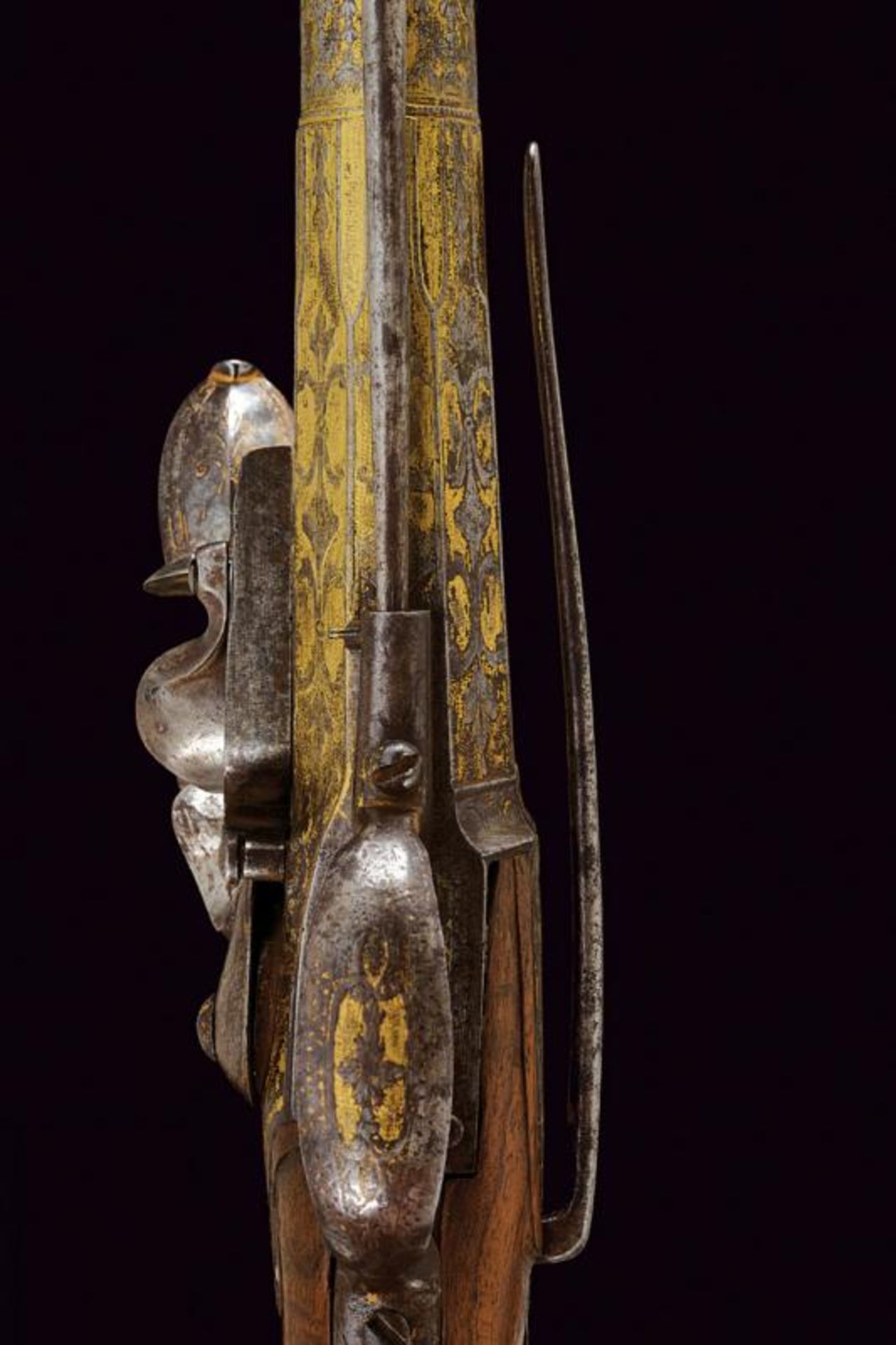 A rare engraved and gilded pair of Queen Anne flintlock pistols by G. Massin - Bild 9 aus 13