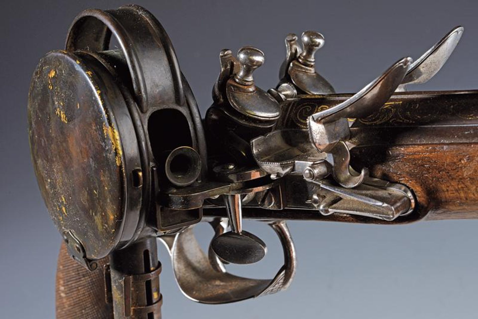 An extremely rare officer's flintlock pistol with lantern by Regnier - Bild 3 aus 12