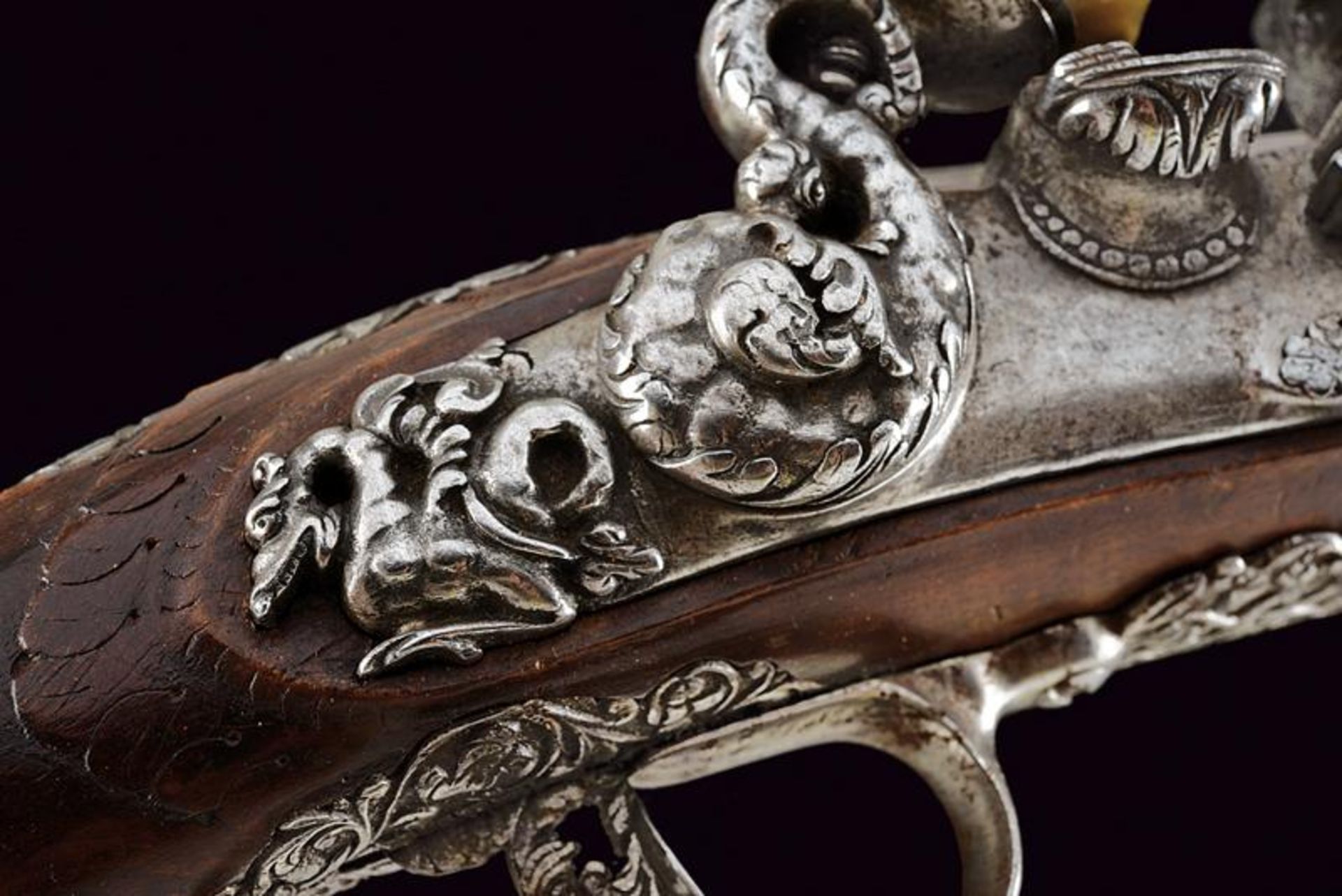 A beautiful and important pair of flintlock pistols, attributed to Ponsino Valet Borgognone - Image 4 of 13