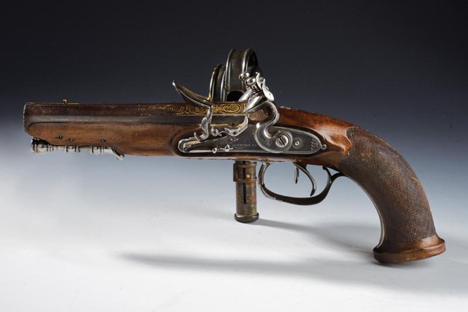 An extremely rare officer's flintlock pistol with lantern by Regnier - Bild 2 aus 12