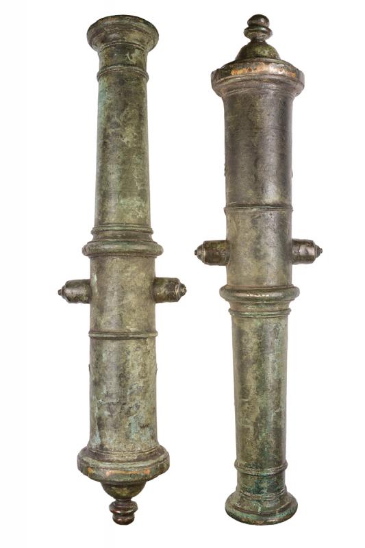 A very scarce pair of bronze cannons dated and with a coat of arms at the breach - Image 2 of 8