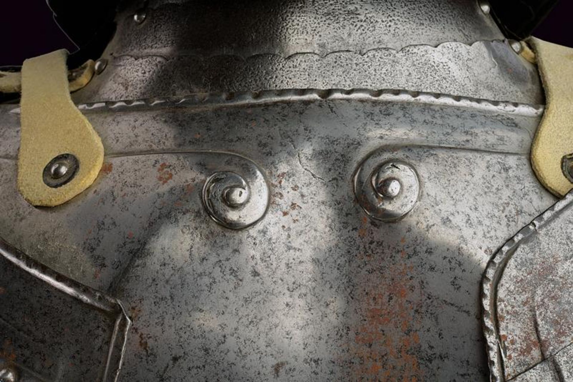 A composite full armour with closed helmet - Bild 2 aus 17