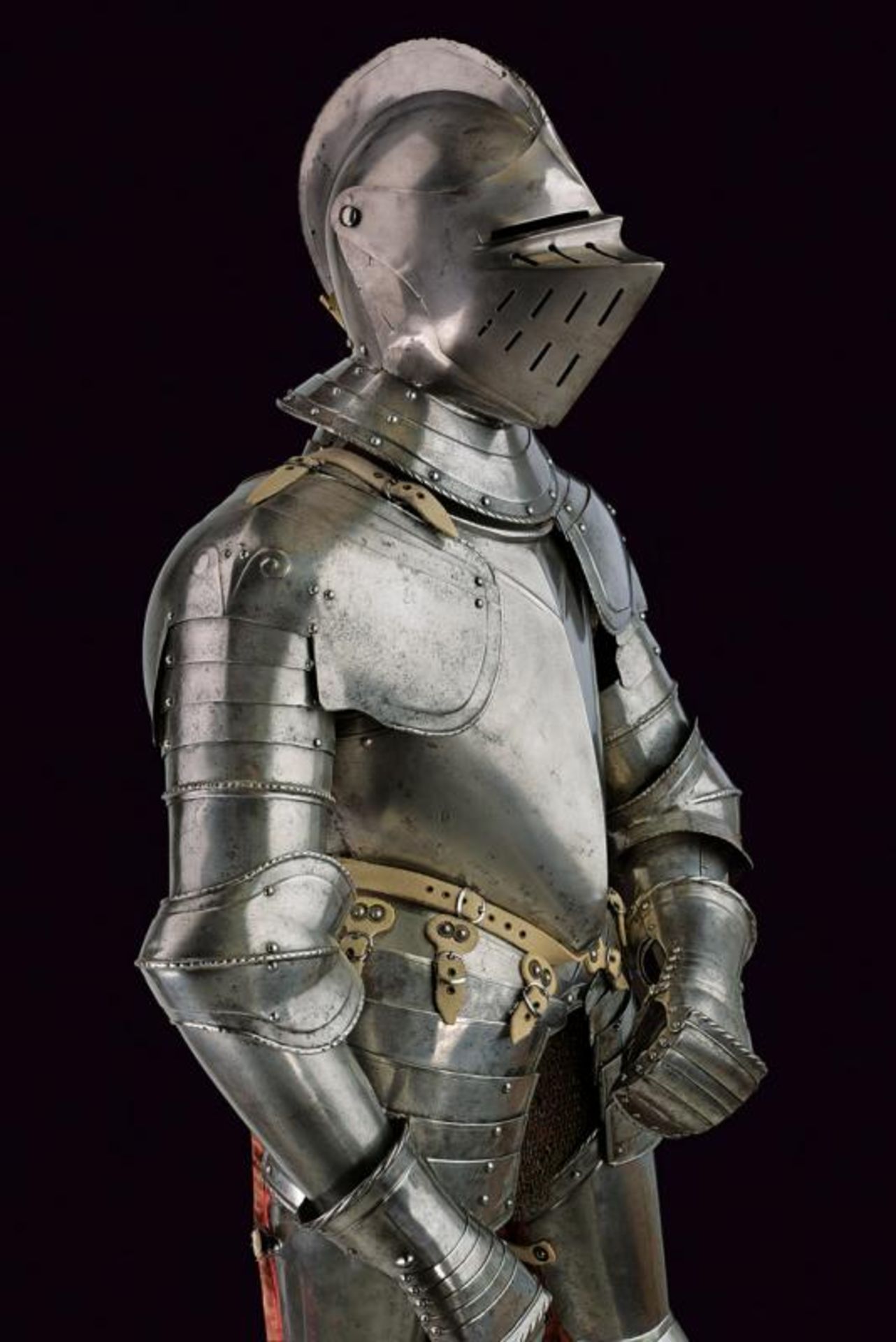 A composite full armour with closed helmet - Bild 12 aus 17