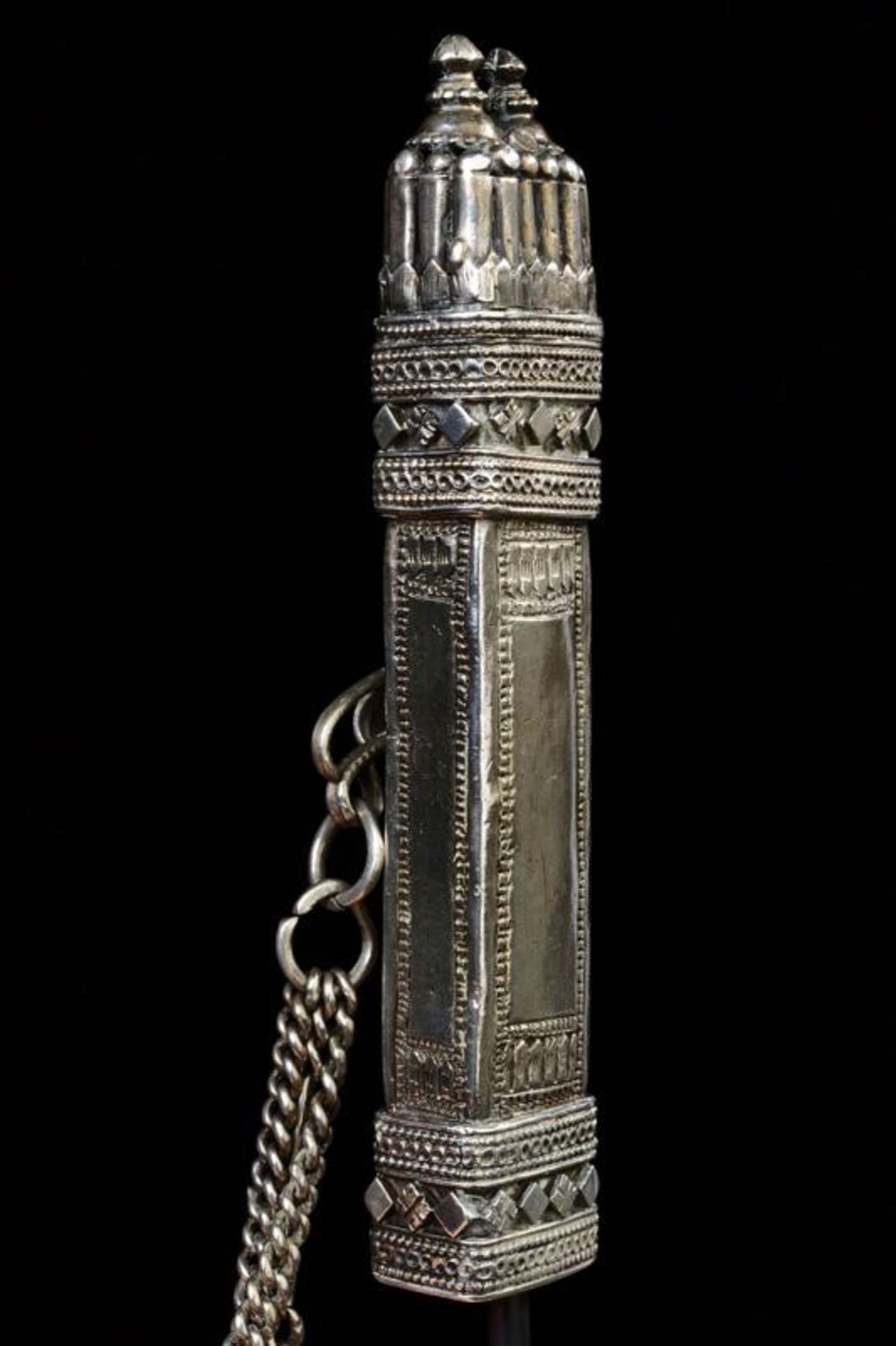 A silver scabbard - Bild 3 aus 4