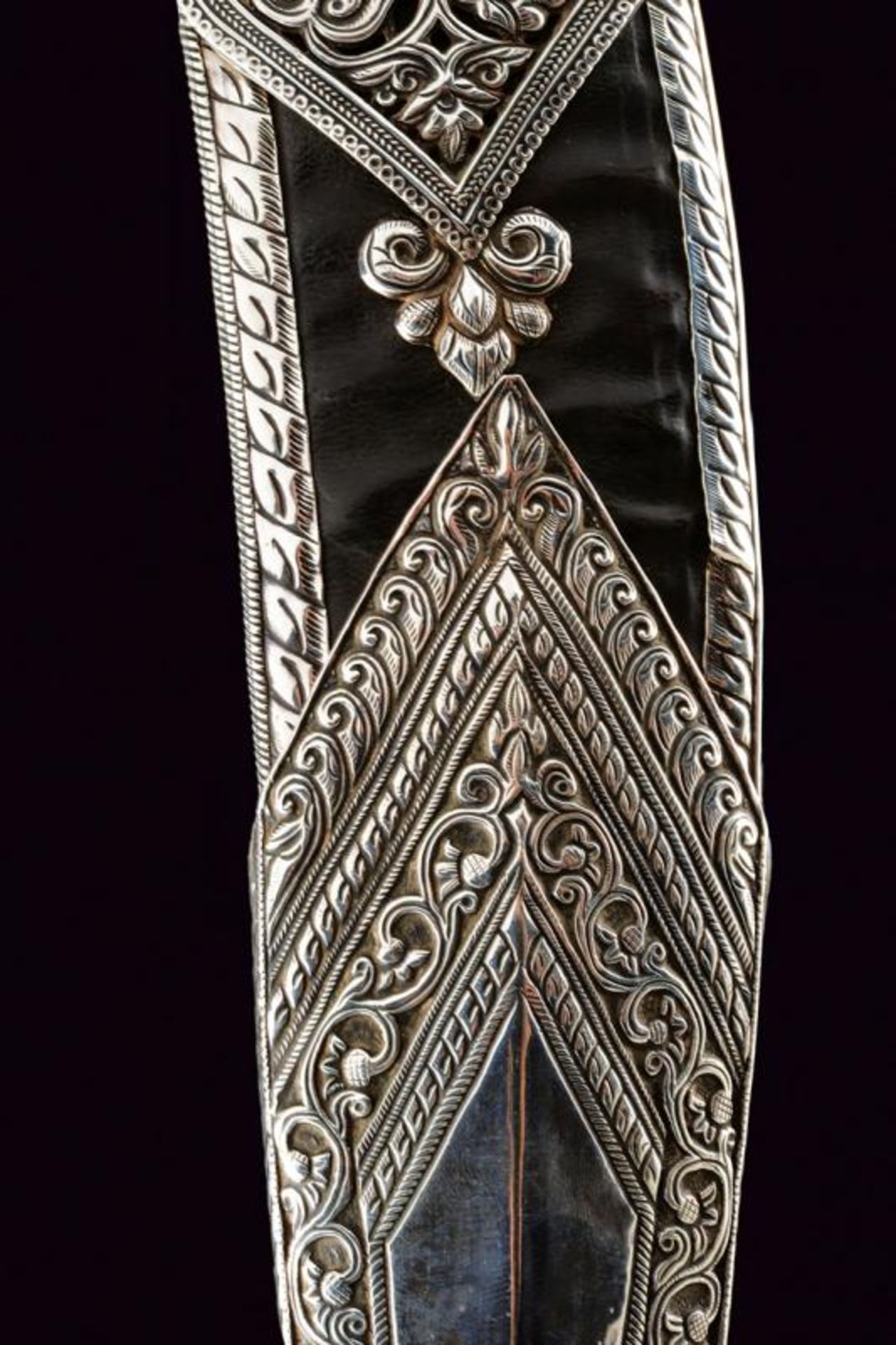 A beautiful silver mounted kukri with belt - Image 9 of 11
