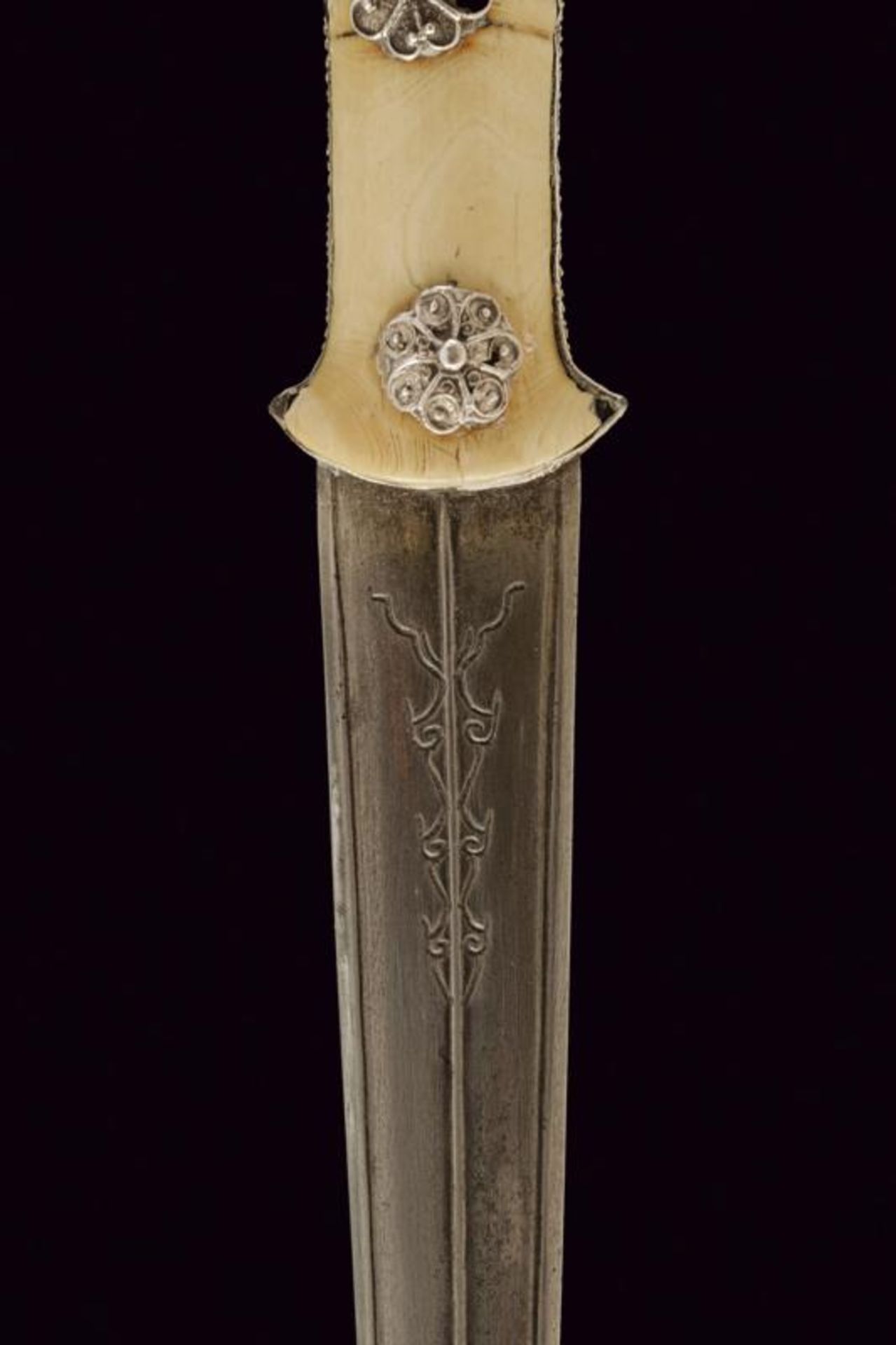 A rare dagger - Image 4 of 8