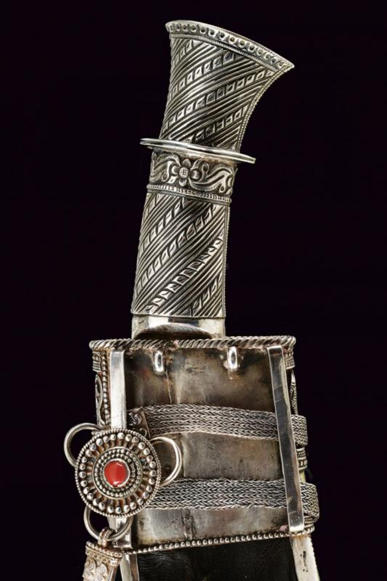 A beautiful silver mounted kukri with belt - Image 4 of 11