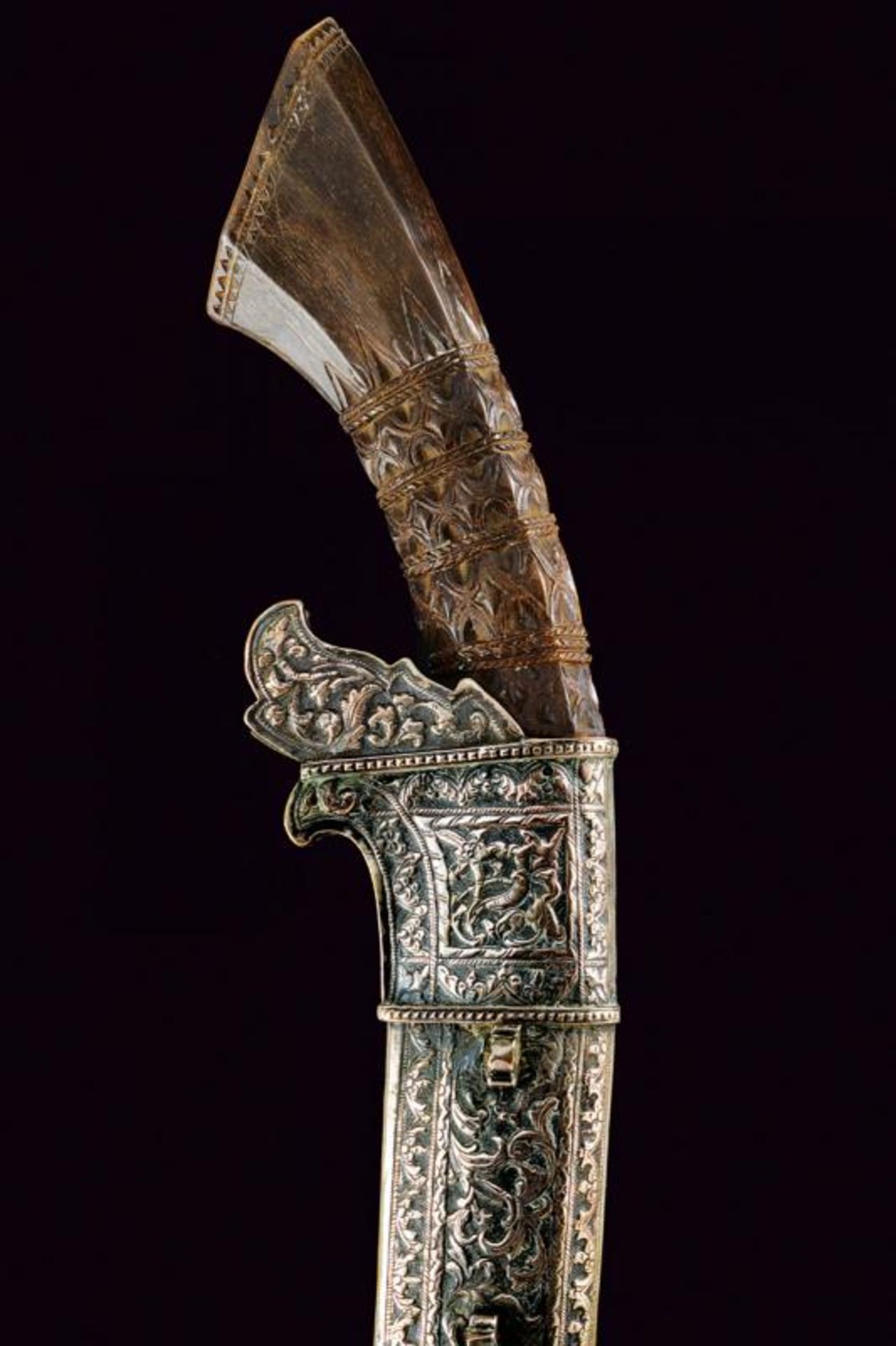 A knife with silver mounts - Image 2 of 5
