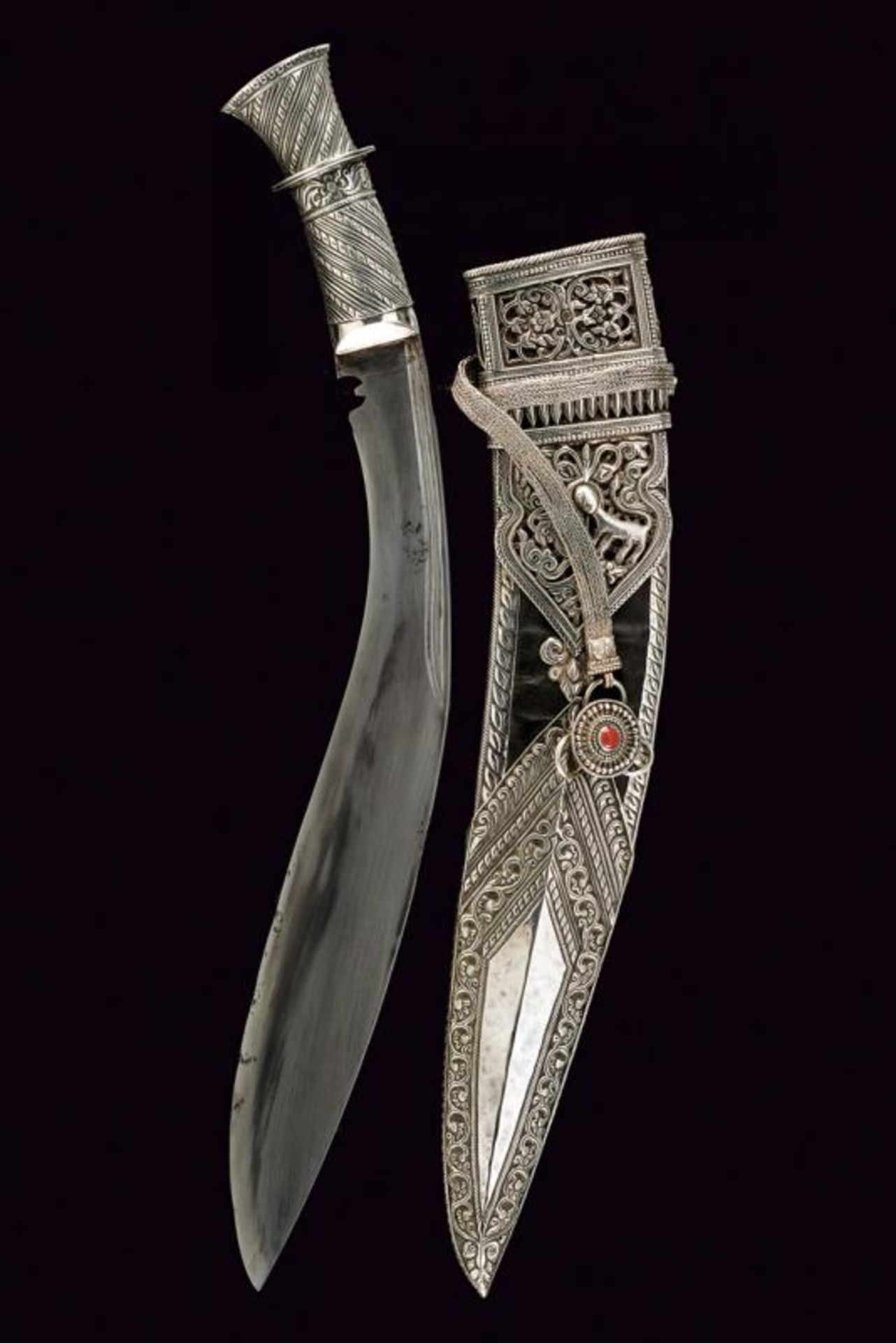 A beautiful silver mounted kukri with belt - Bild 11 aus 11
