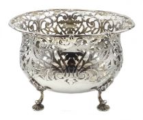 Silver pedestal bowl open fretwork decoration by William Hutton & Sons Sheffield 1913 19.