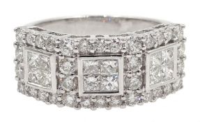 18ct white gold princess cut and round brilliant cut diamond ring hallmarked,