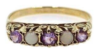 9ct gold (tested) five stone opal and amethyst ring Condition Report Approx 2.