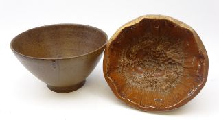 Large salt-glaze jelly mould with fruiting vines impressed 13,