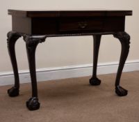 Georgian style mahogany games table, hinged lid enclosing inlaid chess and gammon board,