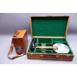 Clive Courtenay vintage Flash gun in fitted oak case with Courtenay Master battery accumulator No.