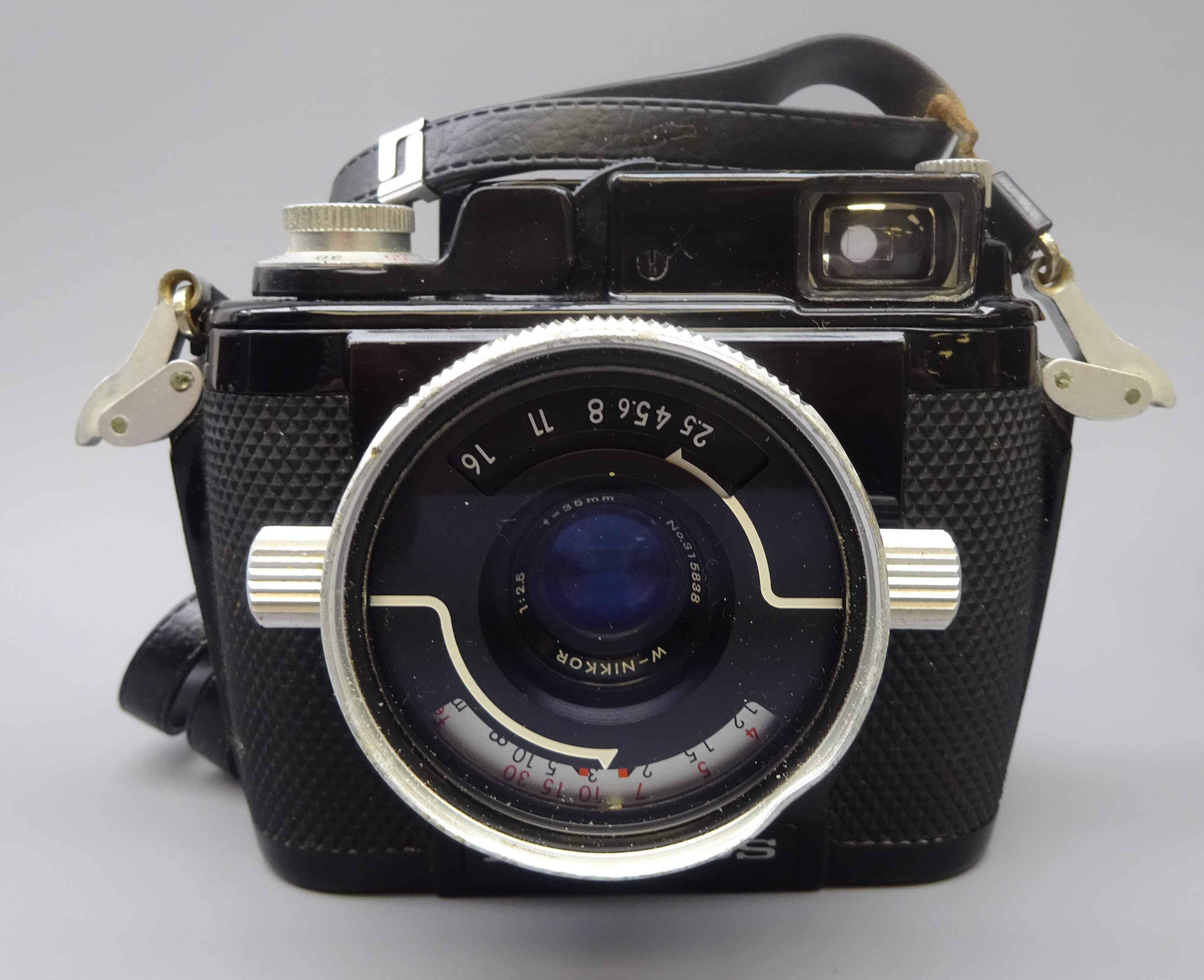 Nikonos underwater camera No.924471 black body, with W-Nikkor 1:2.5 f=35mm lens No. - Image 2 of 3