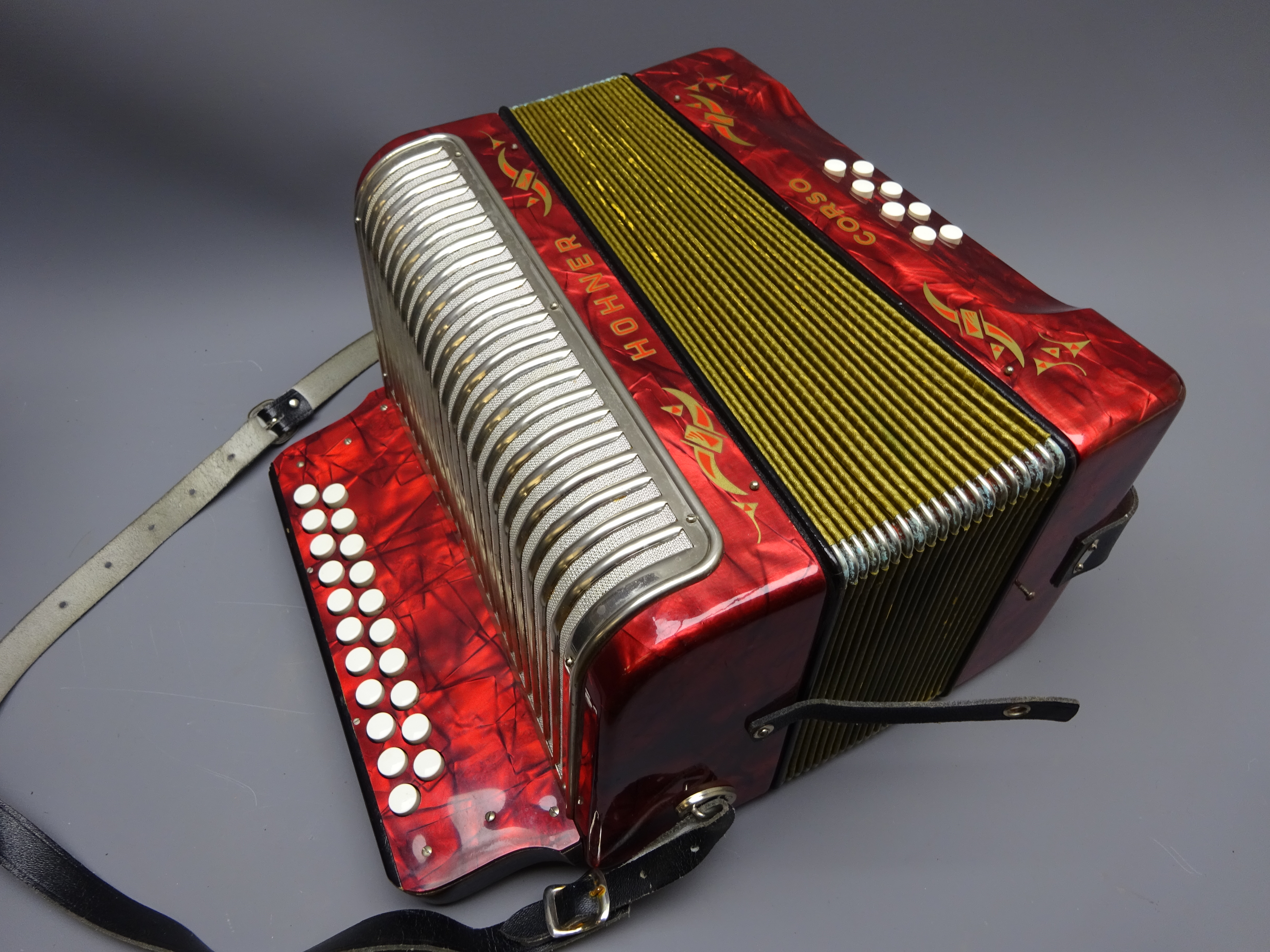 Hohner Corso twenty-nine button accordion with red pearline and white metal case W31cm, - Image 2 of 3