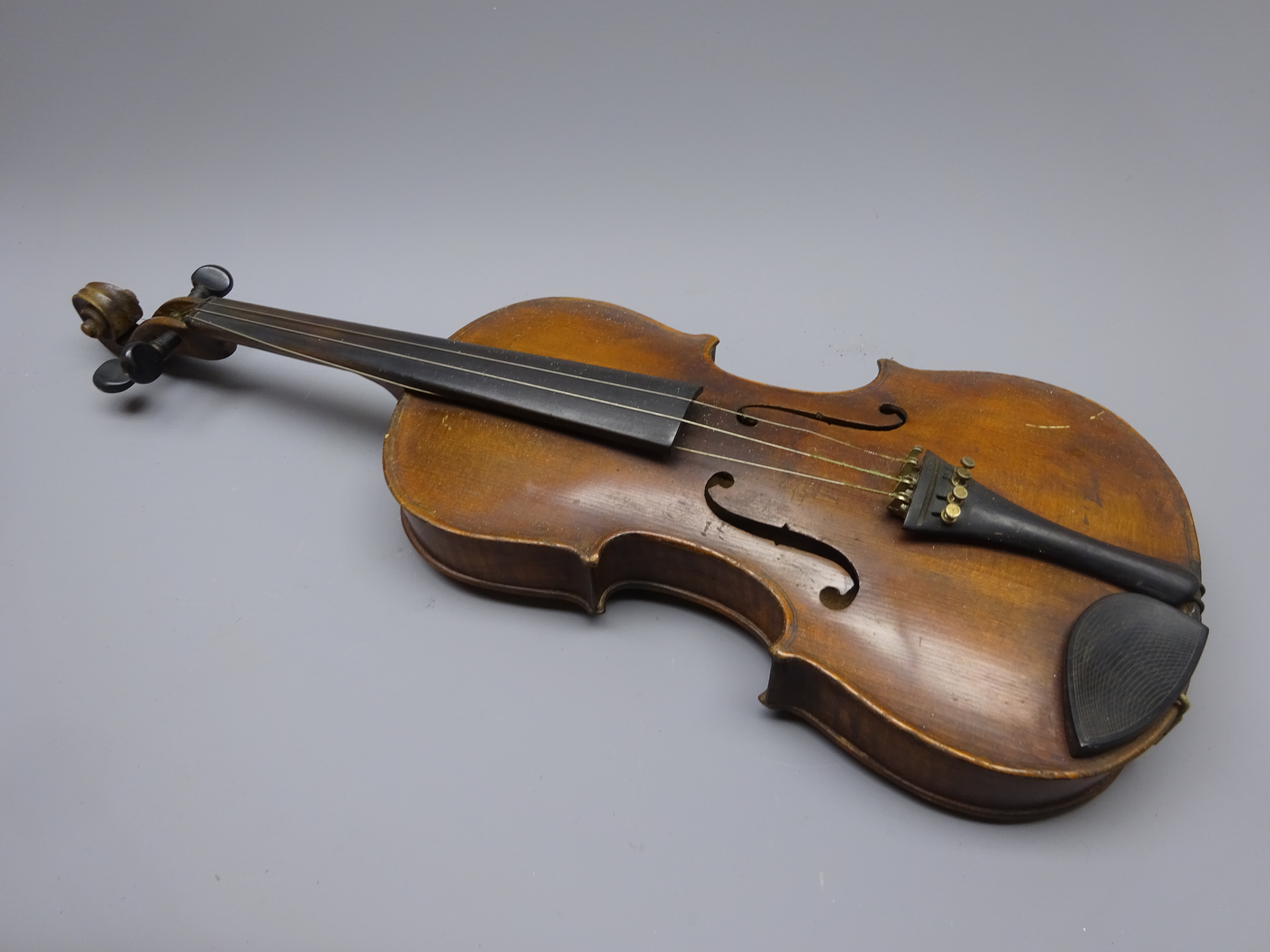 Late 19th century German violin c1880 with 35.5cm two-piece maple back and ribs and spruce top, L58. - Image 2 of 9