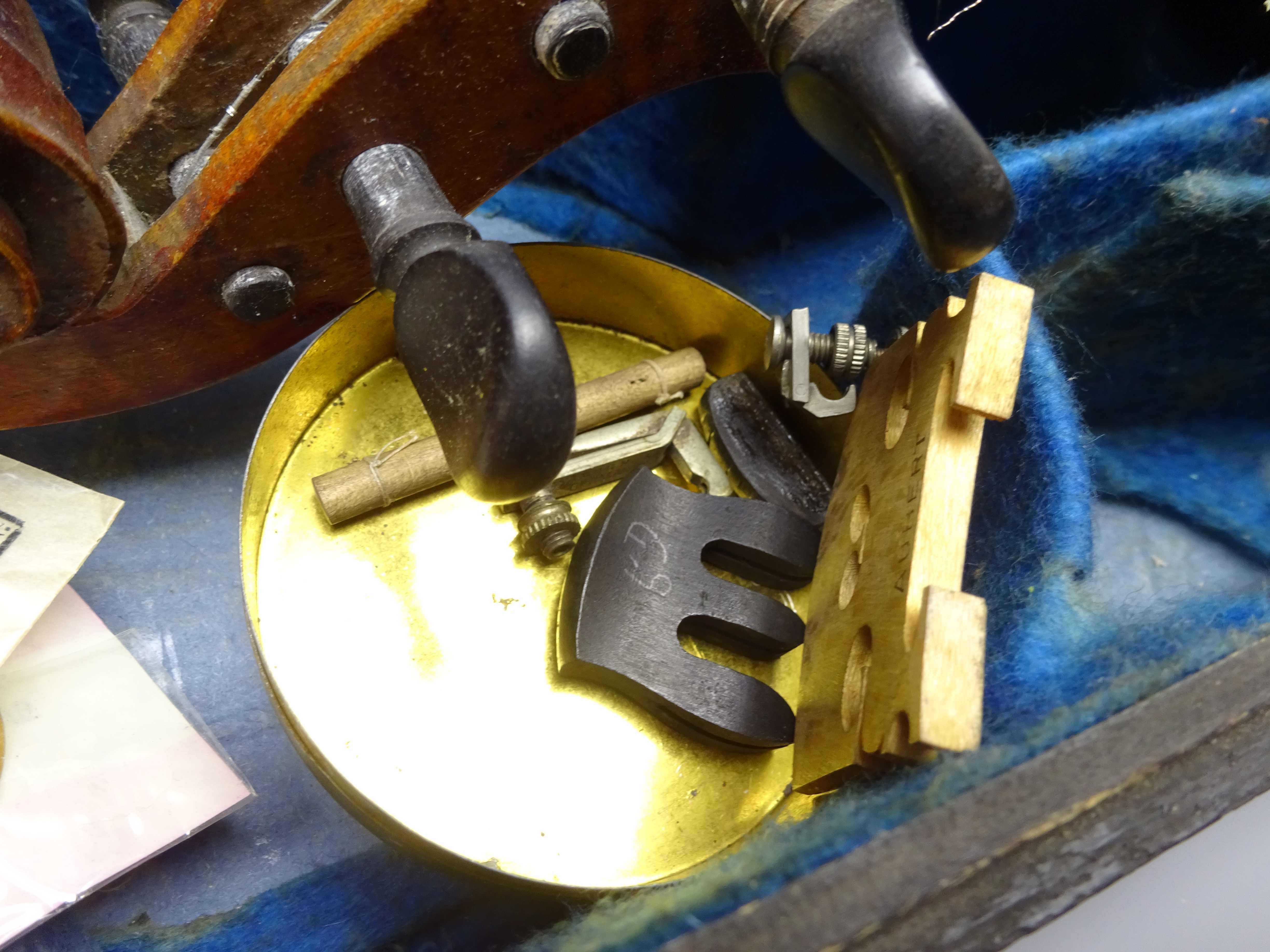 Early 20th century German violin with 36cm two-piece maple back and ribs and spruce top L58. - Image 8 of 9